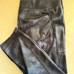 Yogalicious Lux black and navy Leggings